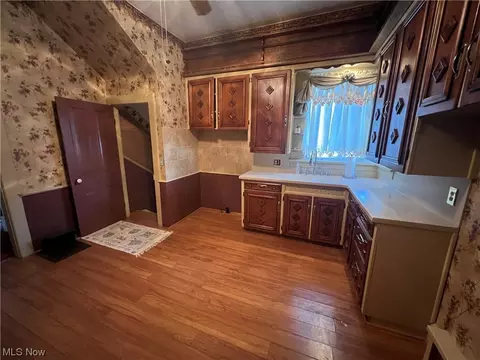 411 E 3rd St, Dover, OH 44622 photo 8