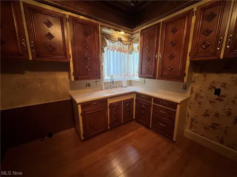 411 E 3rd St, Dover, OH 44622 photo 9