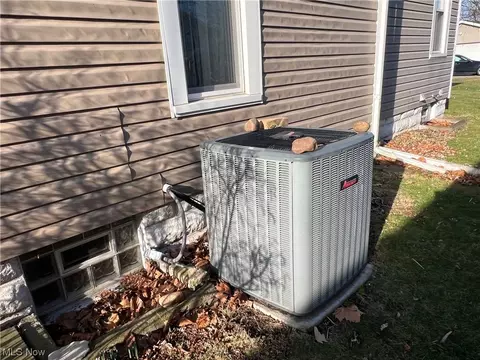 411 E 3rd St, Dover, OH 44622 photo 42