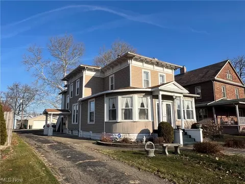 411 E 3rd St, Dover, OH 44622