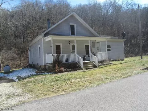 1042 Culver Run, Waterford, OH 45786