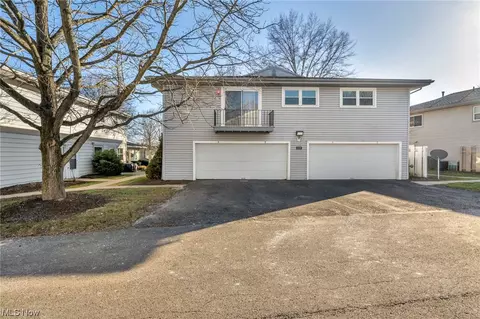 2436 Island Dr #26D, Uniontown, OH 44685