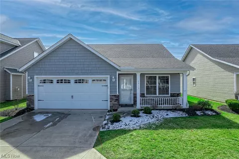 1515 Golf Dr, Wickliffe, OH 44092