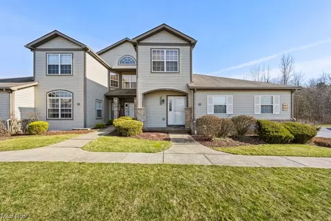 7300 Forest Cove Ln #B, Northfield Center, OH 44067