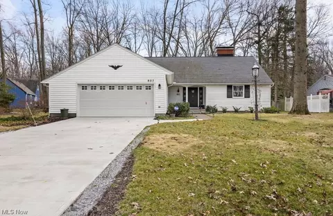 807 Red Hl, Lorain, OH 44052
