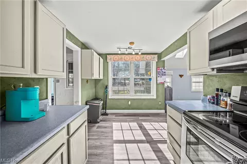 Kitchen - 3211 River Rd, Perry, OH 44081 photo 4 of 4
