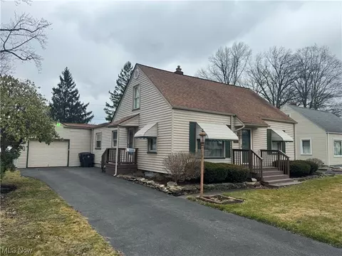 607 Bonnie Brae Ave NE, Warren, OH 44483