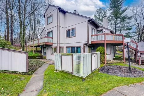 2105 Pinebrook Trl, Cuyahoga Falls, OH 44223