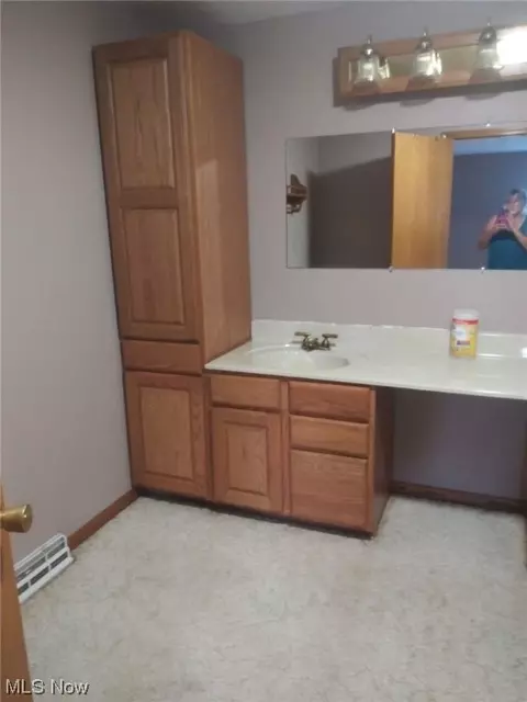 Bath - 59010 Wright Rd, Barnesville, OH 43713 photo 1 of 2