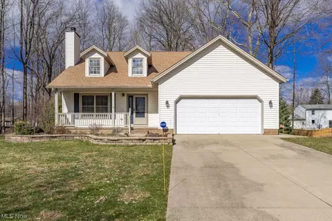 5424 Saint Charles Pl, Mentor, OH 44060
