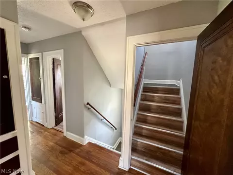 Entry Way - 45 E 211th, Euclid, OH 44123 photo 4 of 6