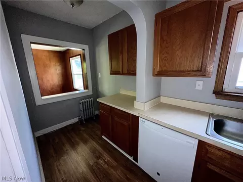 Entry Way - 45 E 211th, Euclid, OH 44123 photo 1 of 6