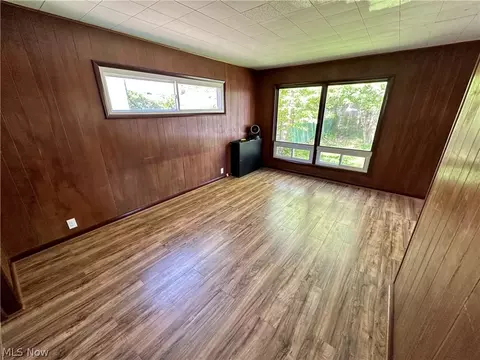 Living - 45 E 211th, Euclid, OH 44123 photo 8 of 10