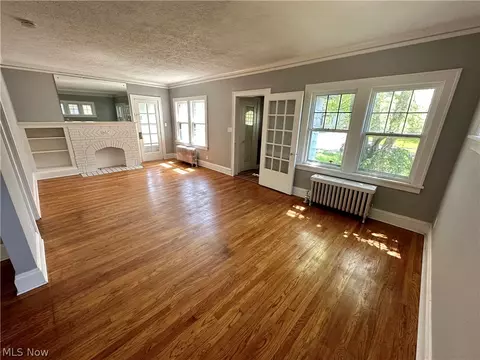 Living - 45 E 211th, Euclid, OH 44123 photo 5 of 10