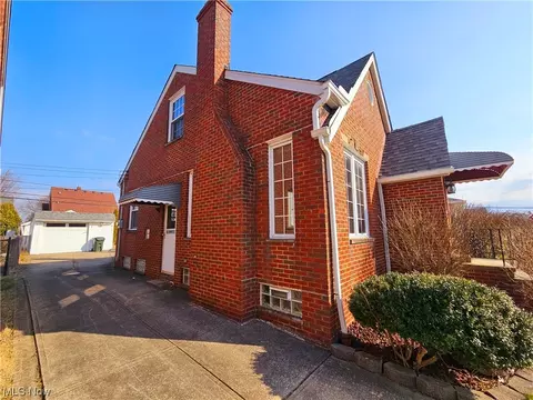 Exterior - 6710 Gilbert Ave, Parma, OH 44129 photo 5 of 8
