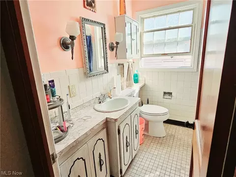 Bath - 6710 Gilbert Ave, Parma, OH 44129 photo 2 of 4