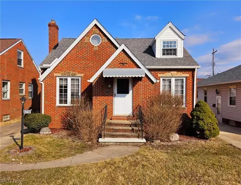 6710 Gilbert Ave, Parma, OH 44129