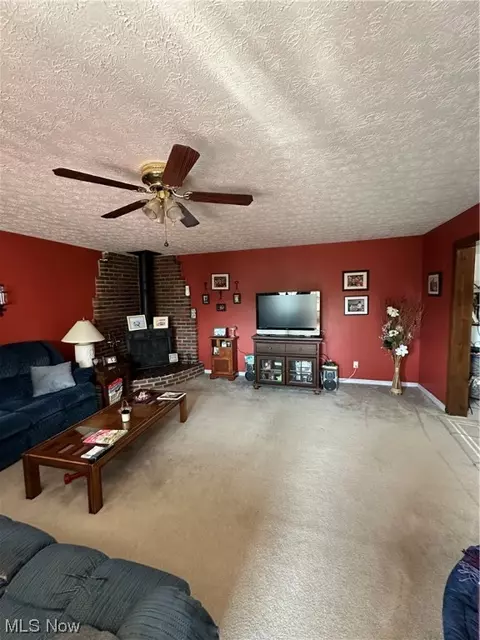 Living - 1649 Abbe Rd S, Elyria, OH 44035 photo 2 of 2