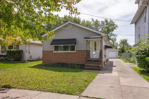 170 William St, Bedford, OH 44146