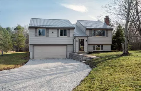 16415 Joanne Dr, Montville, OH 44064