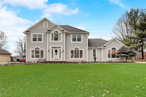 7586 Lakedge Ct, Hudson, OH 44236