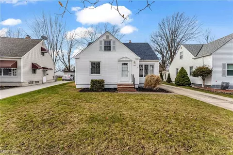 446 E 275th St, Euclid, OH 44132