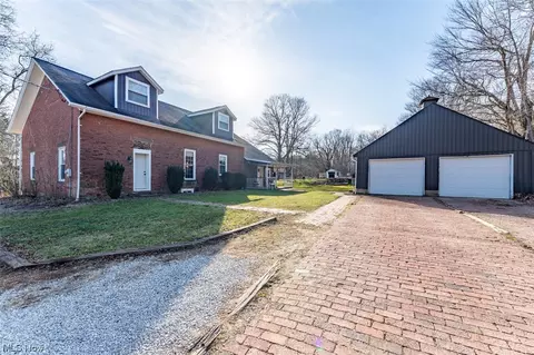 2801 Indian Run Ave SE, East Canton, OH 44730