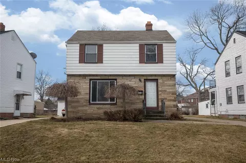 Exterior - 244 E 204th St, Euclid, OH 44123 photo 2 of 7
