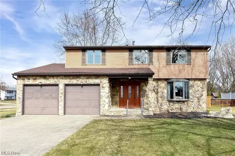 3511 Woodstock Ln, Brunswick, OH 44212