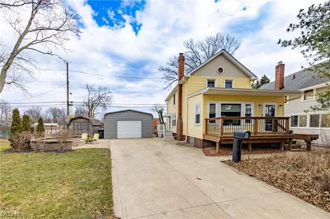 79 E 221st St, Euclid, OH 44123