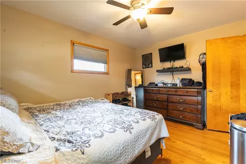 Bedroom - 2000 Baker Ave, Akron, OH 44312 photo 3 of 4