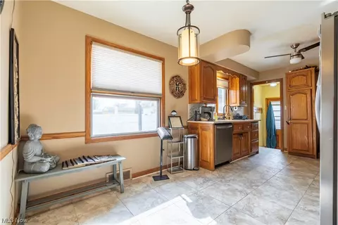 Kitchen - 2000 Baker Ave, Akron, OH 44312 photo 1 of 6