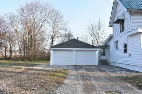 Exterior - 2806 Humphrey Ave, Ashtabula, OH 44004 photo 2 of 7
