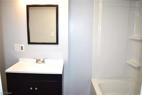 Bath - 2806 Humphrey Ave, Ashtabula, OH 44004 photo 1 of 7