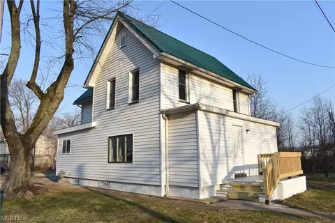 Exterior - 2806 Humphrey Ave, Ashtabula, OH 44004 photo 3 of 7