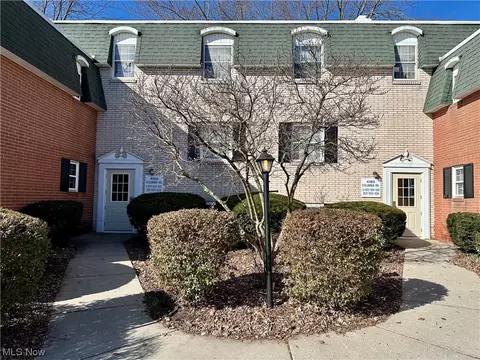 4789 Columbia, North Olmsted, OH 44070