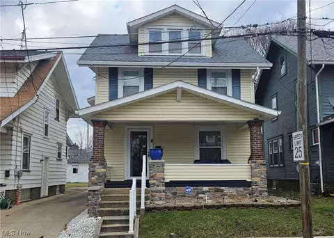 1321 Ray Pl NW, Canton, OH 44703