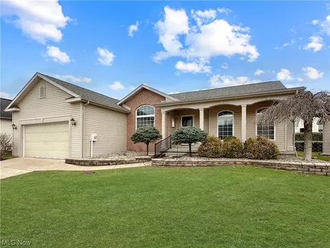 2210 Packard Ct, Parkersburg, WV 26104