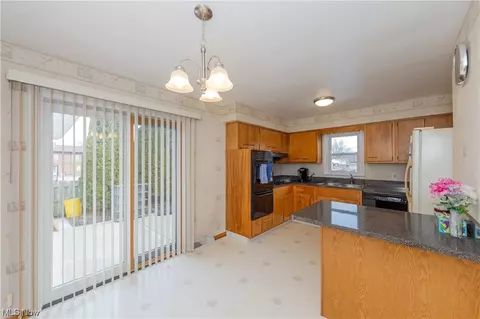 Kitchen - 1801 Ridgewick Dr, Wickliffe, OH 44092 photo 2 of 5