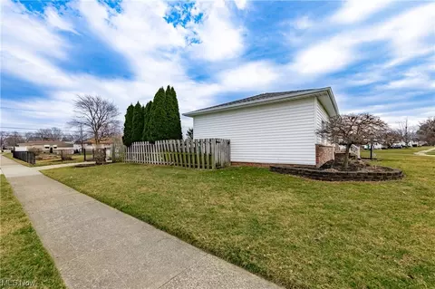 Exterior - 1801 Ridgewick Dr, Wickliffe, OH 44092 photo 3 of 8