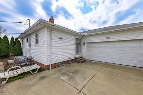 Exterior - 1801 Ridgewick Dr, Wickliffe, OH 44092 photo 4 of 8