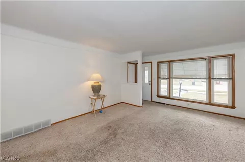 Bedroom - 1801 Ridgewick Dr, Wickliffe, OH 44092 photo 1 of 3