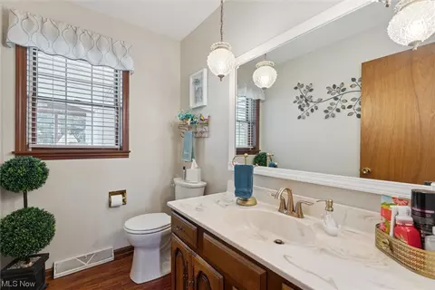 Bath - 2712 Gingertree Dr, Ashtabula, OH 44004 photo 1 of 4