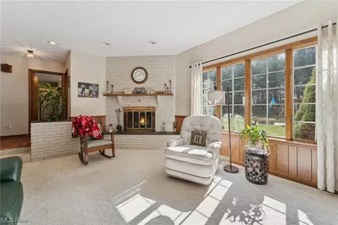 Living - 2712 Gingertree Dr, Ashtabula, OH 44004 photo 4 of 4
