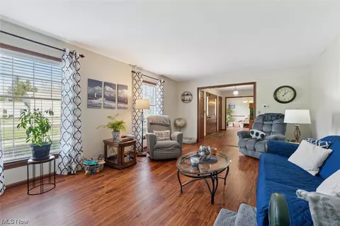 Living - 2712 Gingertree Dr, Ashtabula, OH 44004 photo 2 of 4