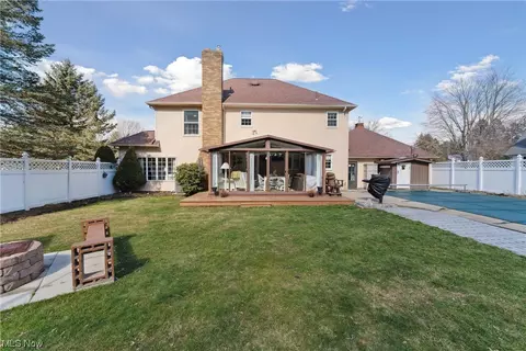 Exterior - 2712 Gingertree Dr, Ashtabula, OH 44004 photo 7 of 10