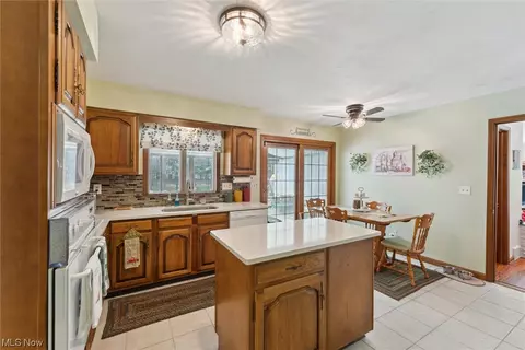 Kitchen - 2712 Gingertree Dr, Ashtabula, OH 44004 photo 1 of 4