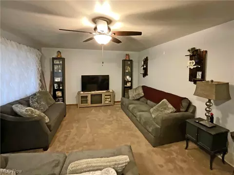 Living - 100 E Circle Dr, Weirton, WV 26062 photo 1 of 5