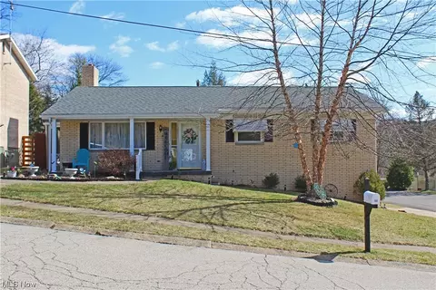 100 E Circle Dr, Weirton, WV 26062