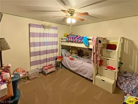 Bedroom - 100 E Circle Dr, Weirton, WV 26062 photo 3 of 6
